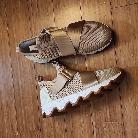 Sorel Kinetic Sneakers Tan sz 8 NEW Women's Shoes - Picture 2 of 9